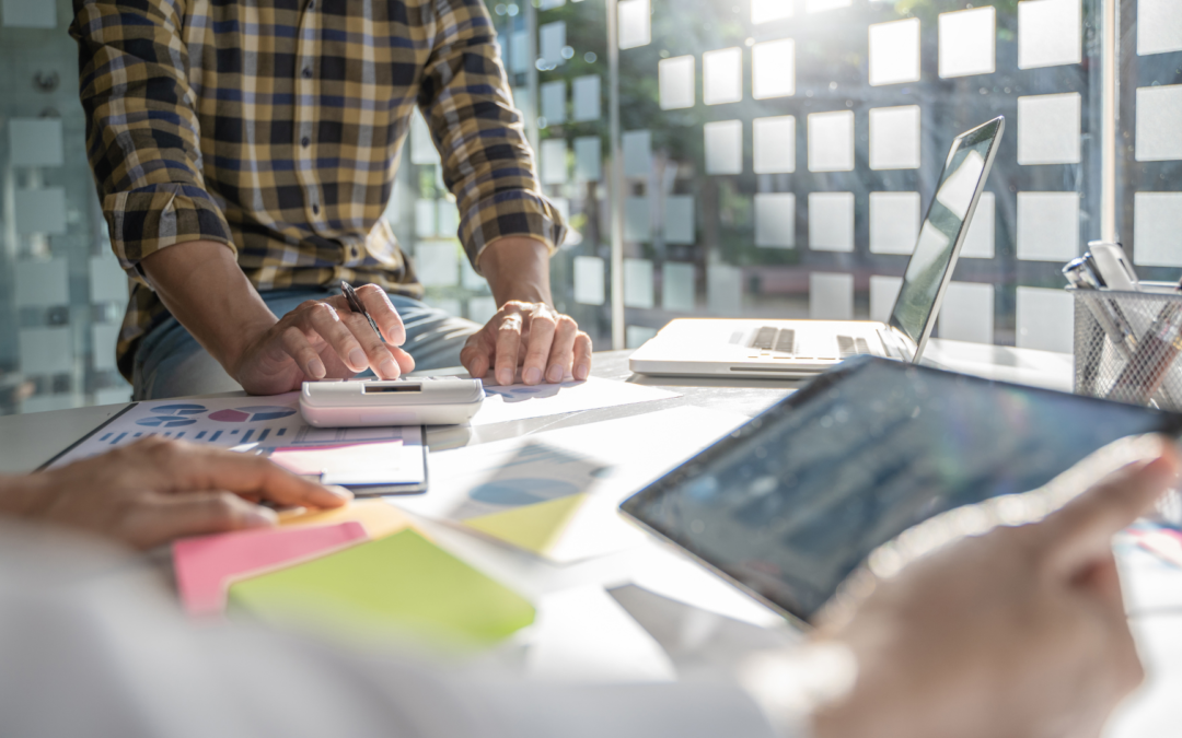 Expert guide on business valuation methods and factors influencing value.